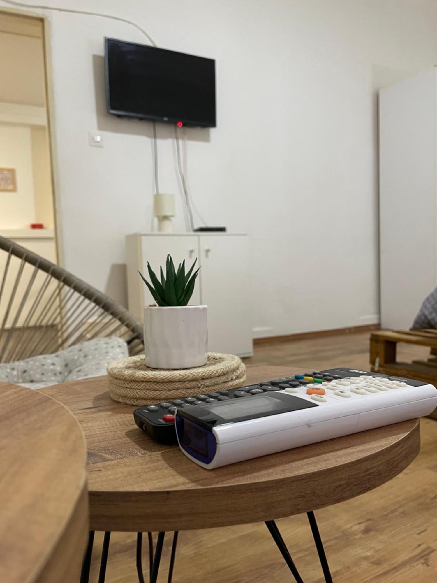 Fenix Apartman II ザイェチャル エクステリア 写真